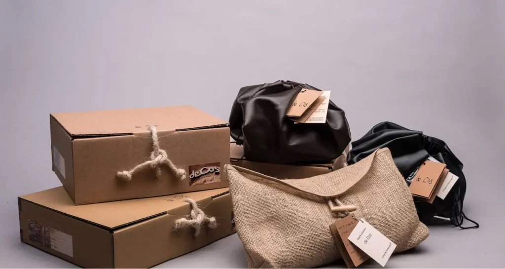 Bolsos artesalanes de la marca «de Cos»